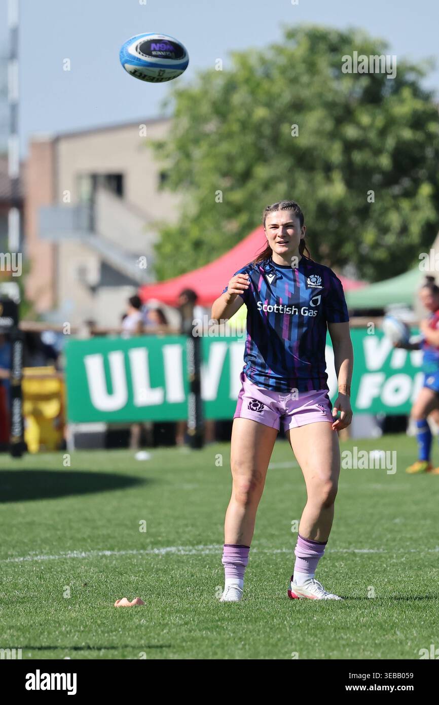 25/04/2026, Parma, Stadio Lanfranchi, Women Six Nations 2026 Round 3: Italia vs Scozia, Helen Nelson (Vice-Capitano scozzese, Fly-Half n. 10) al riscaldamento prima della partita Foto Stock