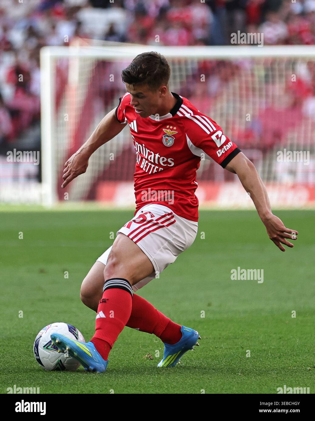Lisbona, Portogallo. 25 aprile 2026. Samuel Dahl della SL Benfica durante la partita Betclic della Liga Portugal tra SL Benfica e Moreirense FC giocata allo Sport Lisboa e Benfica Stadium il 25 aprile 2026 a Lisbona, Portogallo. (Foto di Pedro Reis/PRESSINPHOTO) credito: PRESSINPHOTO SPORTS AGENCY/Alamy Live News Foto Stock