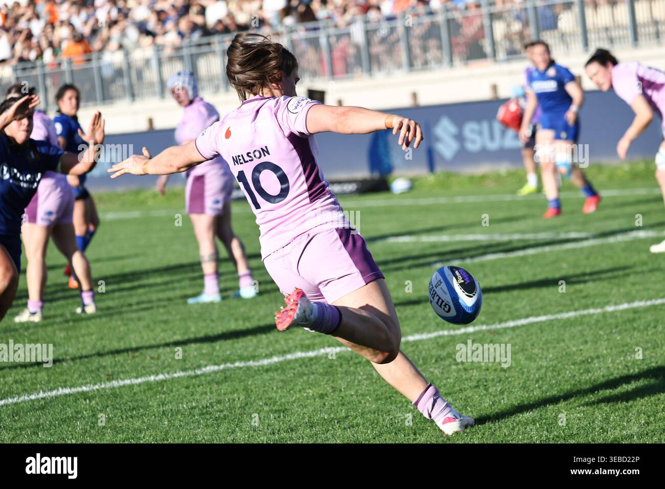 Parma, Italia. 25 aprile 2026. #10 Helen Nelson (Scozia) durante il Women's Six Nations Rugby match tra Italia e Scozia allo Stadio Lanfranchi di Parma, Italia il 25 aprile 2026 durante il Women's Six Nations Rugby - Italy vs Scotland, Rugby Six Nations match a Parma, Italia, aprile 25 2026 Credit: Independent Photo Agency/Alamy Live News Foto Stock