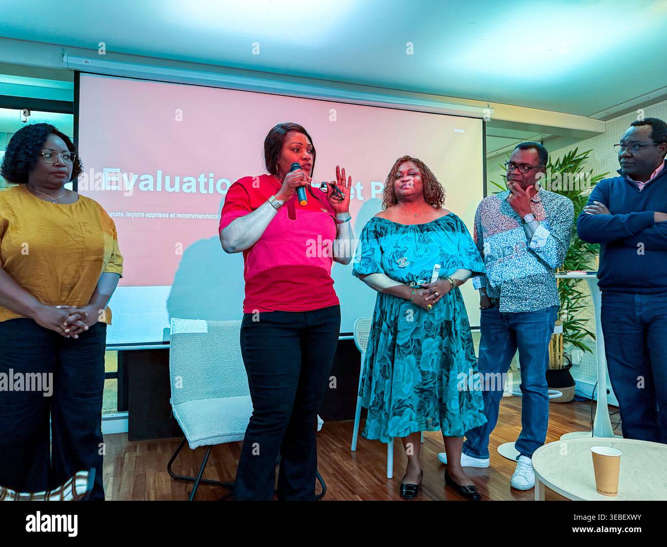 Parigi, Francia, gruppo, attivisti per l'AIDS, riunione, Assis, ONG AID's, PreVaf, Group Prevention African Persons, ONG Maria Francisca Bell Mbok, Esthe Foto Stock