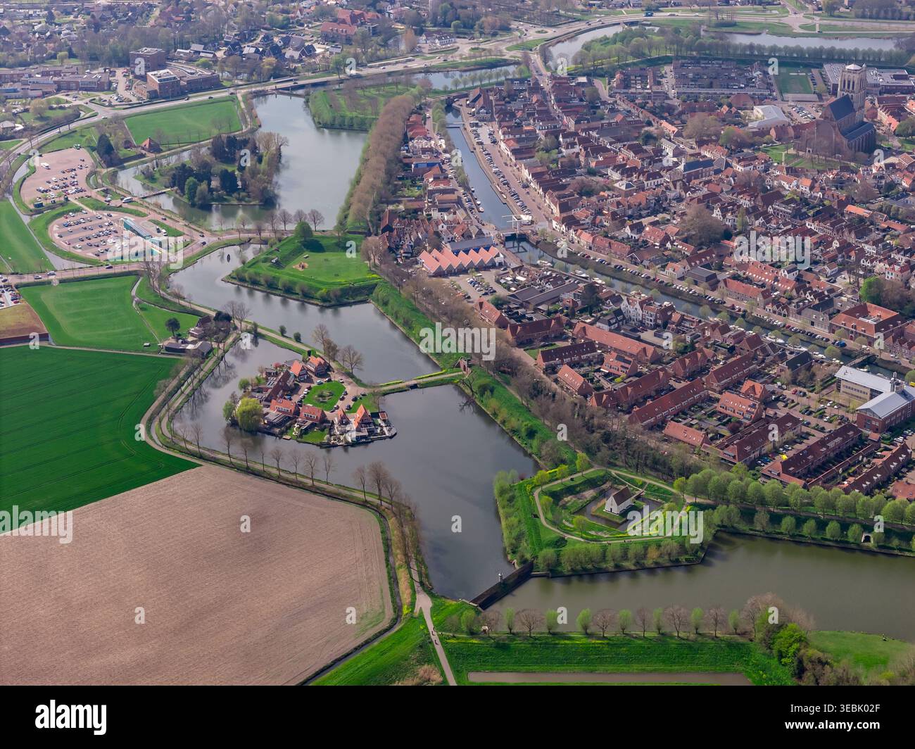 Brielle Moat Island Villa Aerial Southern Bastion Chapel Church Tower Olanda meridionale Drone Foto Stock