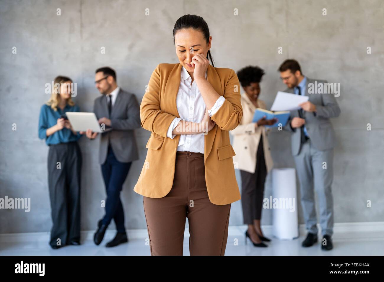 L'azienda promuove un ambiente di lavoro inclusivo in cui diversità, uguaglianza, appartenenza, cultura rispettosa Foto Stock