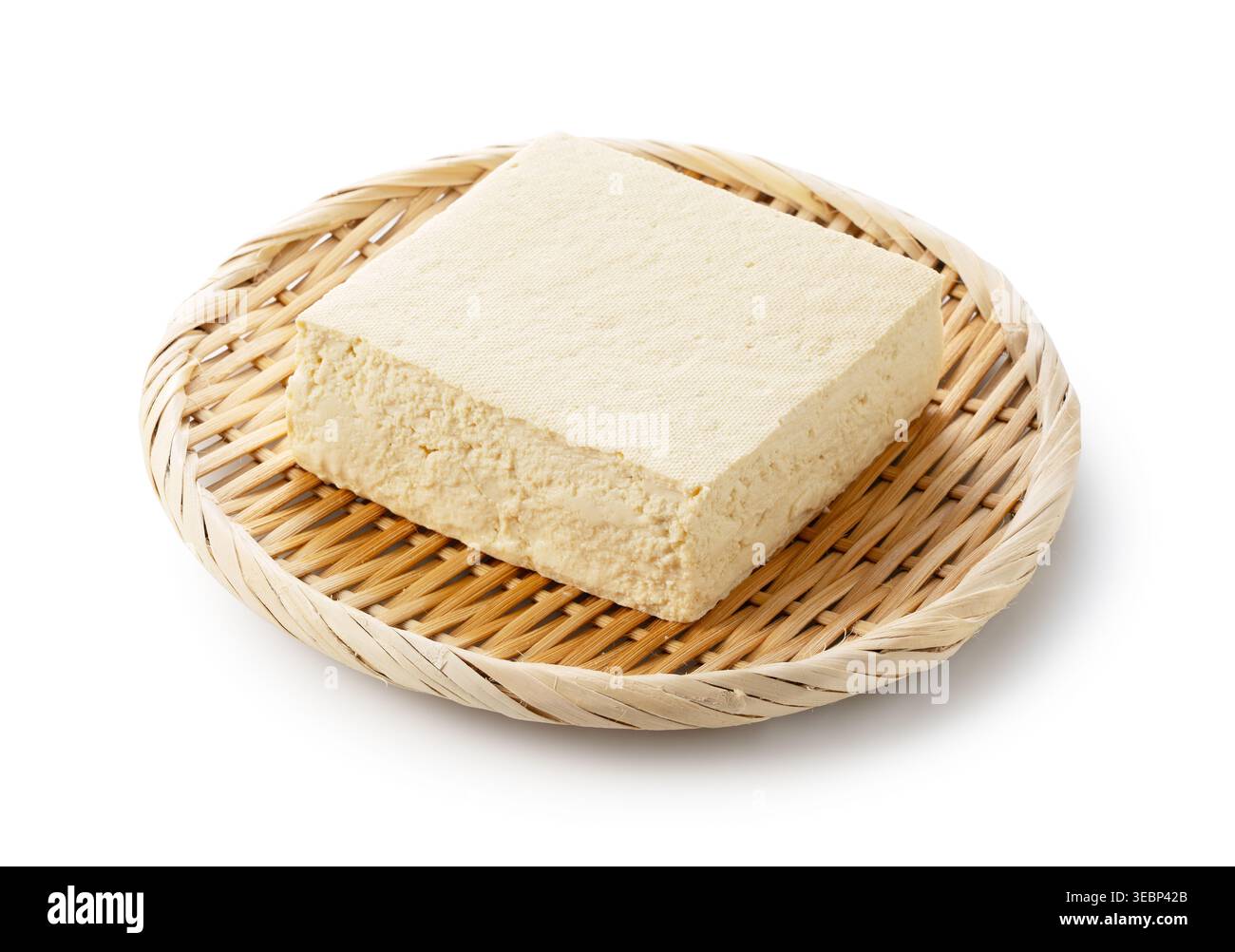 Primo piano di un blocco fresco di tofu giapponese (momen tofu) Foto Stock