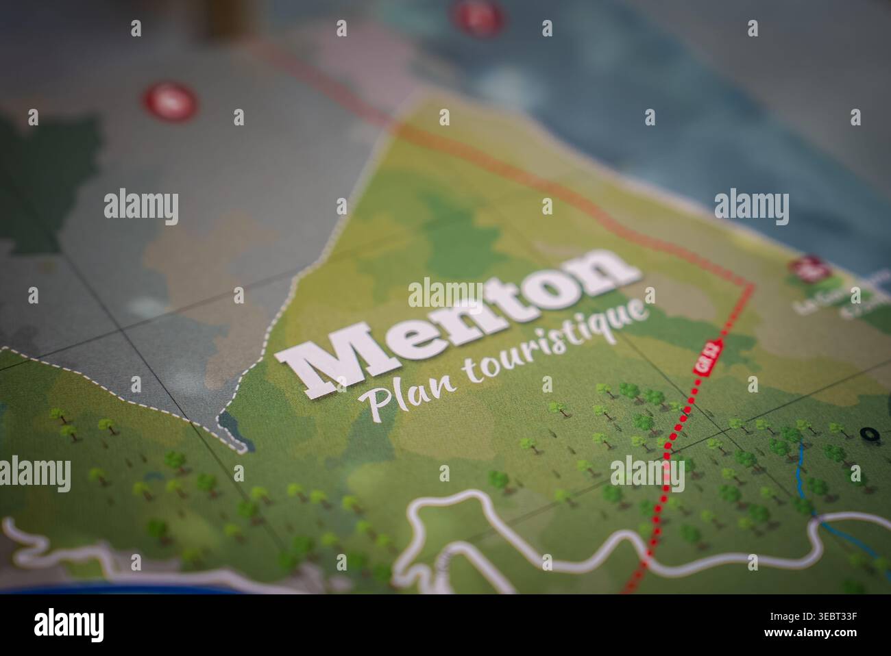 Mappa turistica di Mentone, Costa Azzurra con itinerari e tipografia Foto Stock