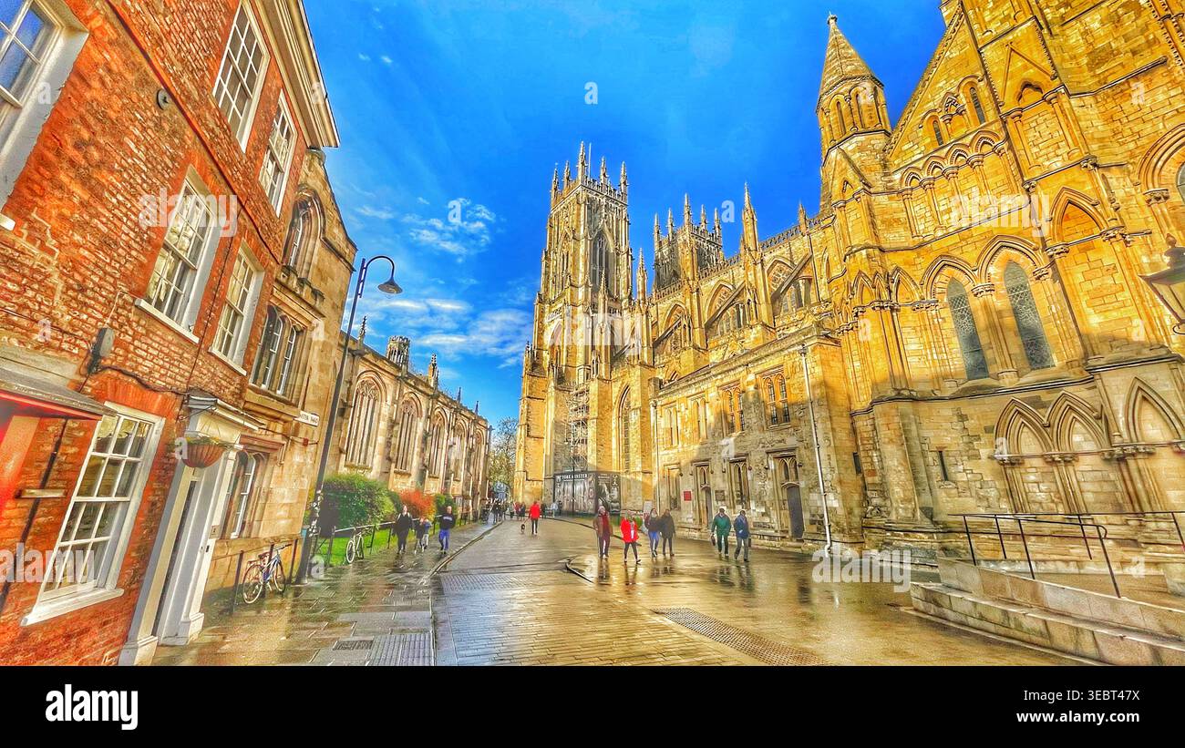 York Minster alla luce del sole Foto Stock