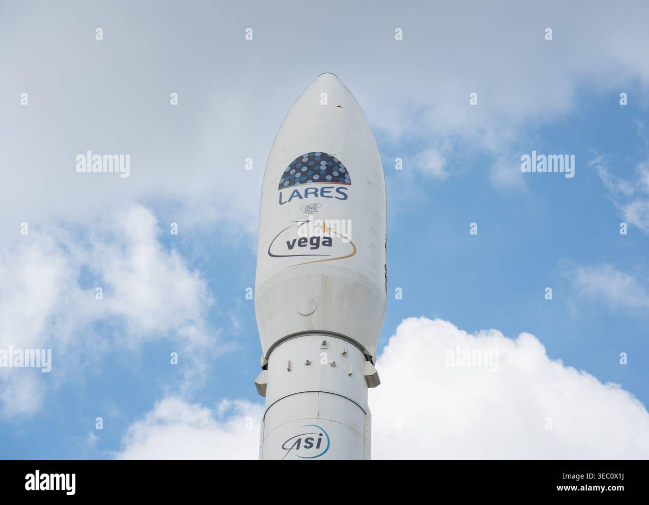 Un veicolo di lancio non riutilizzabile per razzi Vega sviluppato da Avio e gestito da Arianespace per l'Agenzia spaziale europea Foto Stock