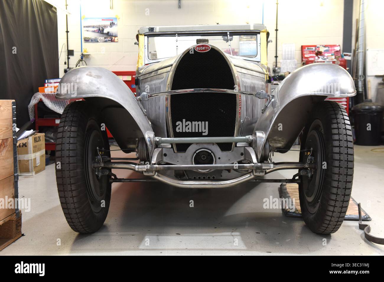 1932 Bugatti Type 55 Cabriolet in fase di restauro presso il CMC di Bridgnorth Foto Stock