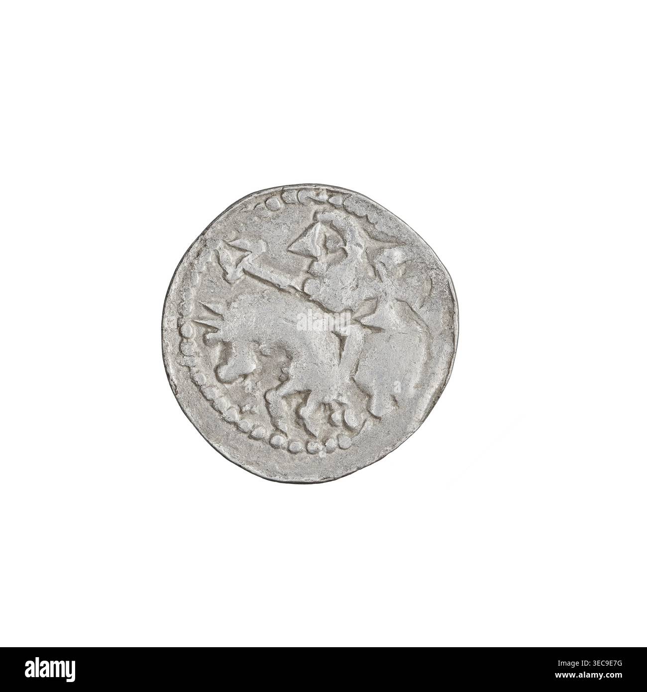 Denario (tipo principesco), Bolesław II il Temerario (re di Polonia; 1058–1079). Tipo principesco con scudi, cavalli, teste. Dritto: Testa a sinistra, iscrizione intorno al bordo. Retromarcia: cavaliere con lancia e scudo a sinistra, dietro al cavaliere una croce, sotto il cavallo due punti. Datato 1058-1076. Polonia, Kraków. Moneta, peso 0,54 g., Un oggetto metallico circolare con una superficie usurata e testurizzata in tonalità di grigio e argento, che mostra un rilievo di una figura umana che cavalca un animale; la figura sembra contenere un oggetto allungato e sia la figura che l'animale sono circondati da un bordo perlato e. Foto Stock