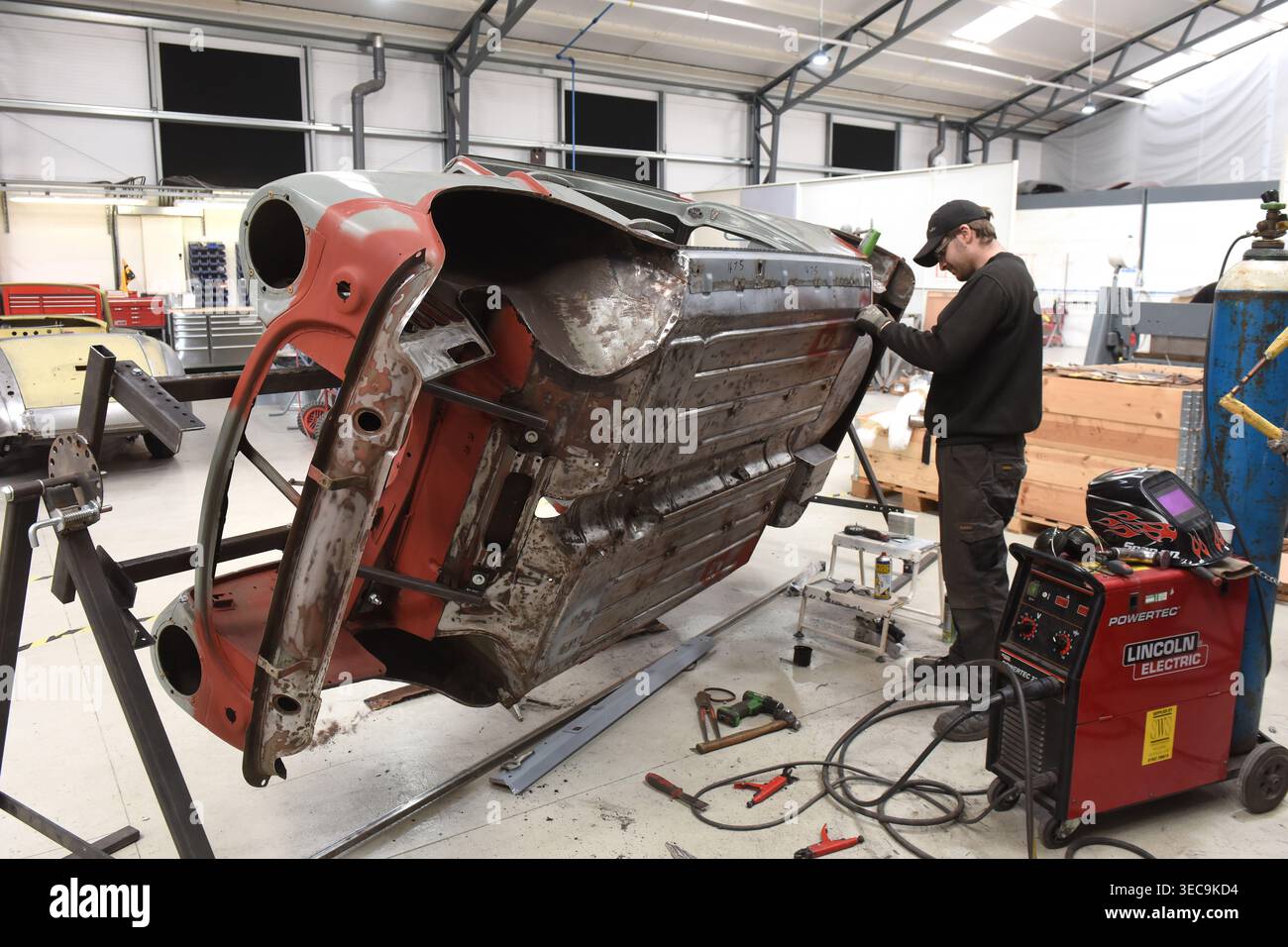 Austin Mini car anni '1960 in fase di restauro Foto Stock