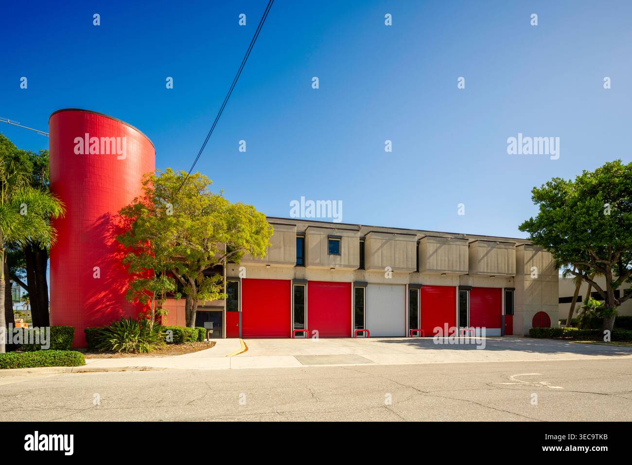West Palm Beach, Florida, USA - 28 aprile 2026: Stazione dei vigili del fuoco di West Palm Beach 1 Foto Stock