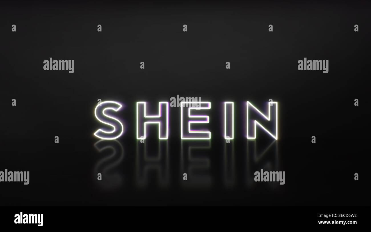 shein illuminato che espone un popolare rivenditore di abbigliamento online, che riflette su una superficie scura e lucida, che rappresenta l'e-commerce e la fast fashion Foto Stock