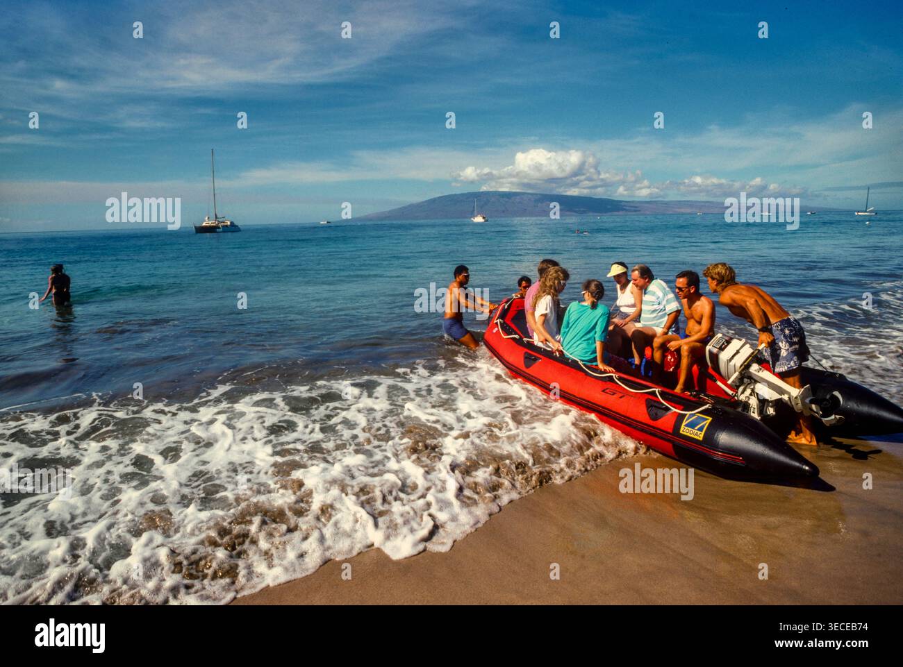 Gli ospiti dell'hotel potranno fare un'escursione di un giorno in catamarano in un hotel esclusivo sull'isola di Maui, Hawaii, Stati Uniti Foto Stock