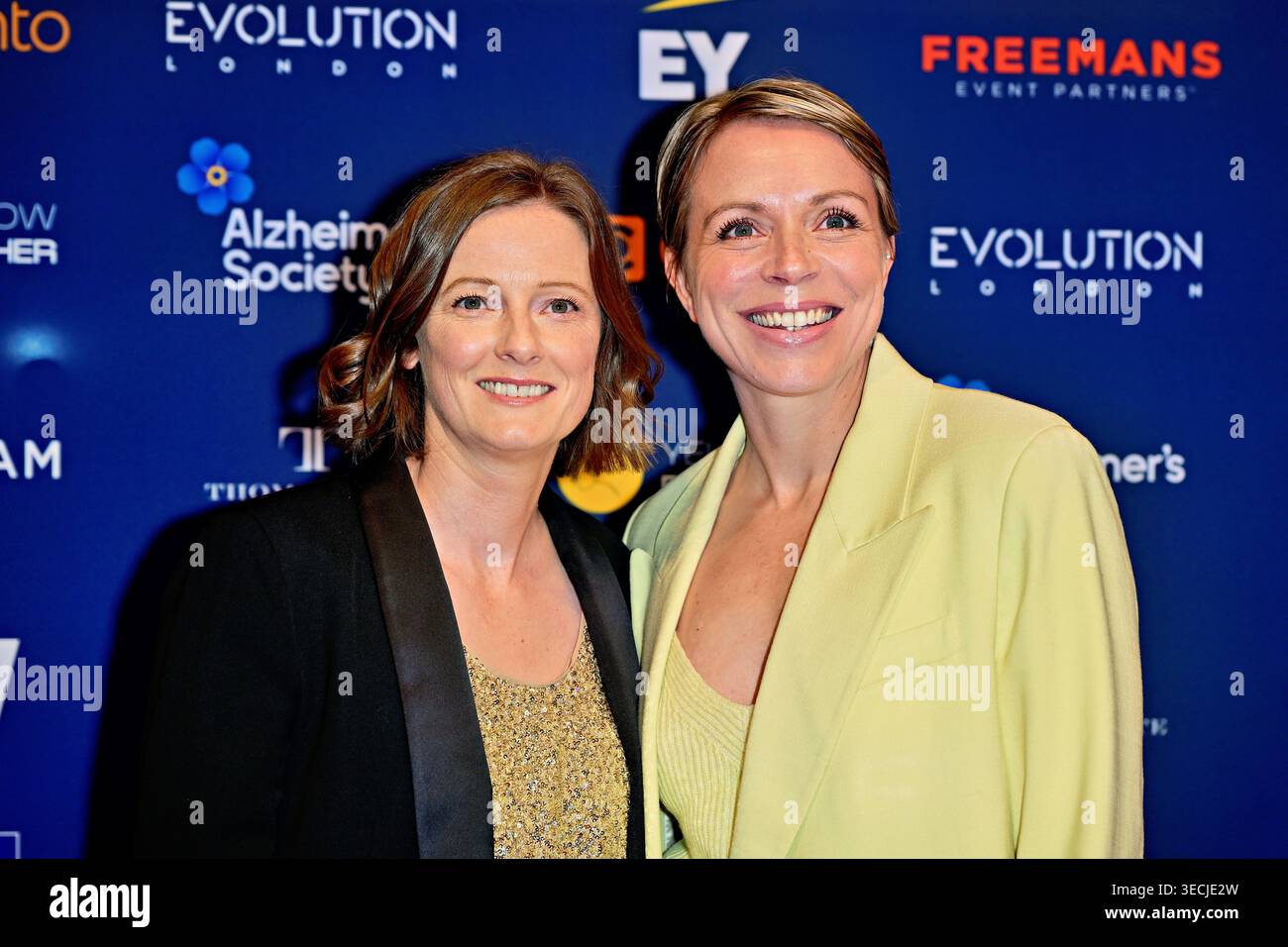 Londra, Inghilterra - aprile 30 2026: Helen Richardson-Walsh e Kate Richardson-Walsh arrivano all'Evolution London per il 25° Sport Industry Awards a Londra, Regno Unito. (Foto di 李世惠/SEE li/Picture Capital) credito: Vedi li/Picture Capital/Alamy Live News Foto Stock