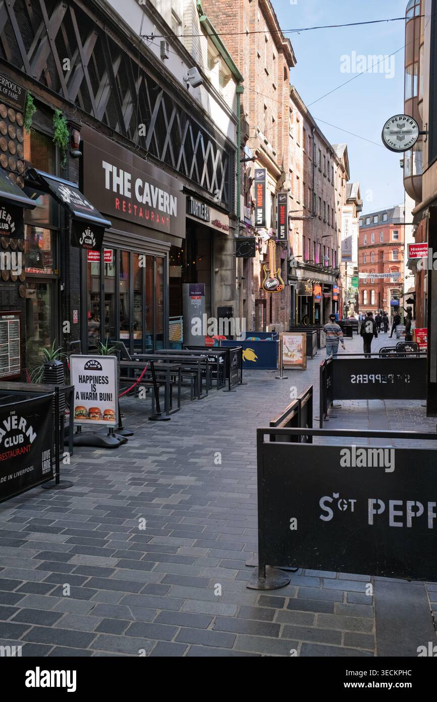 Ammira il Cavern Quarter di Liverpool, sede del famoso Cavern Club Foto Stock