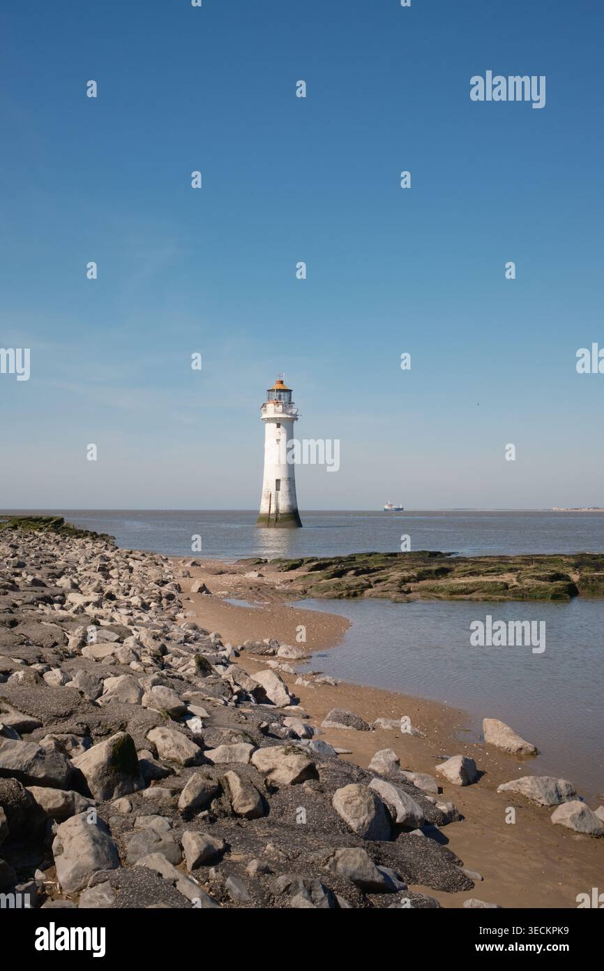 Nuovo faro di Brighton alla foce del fiume Mersey Foto Stock