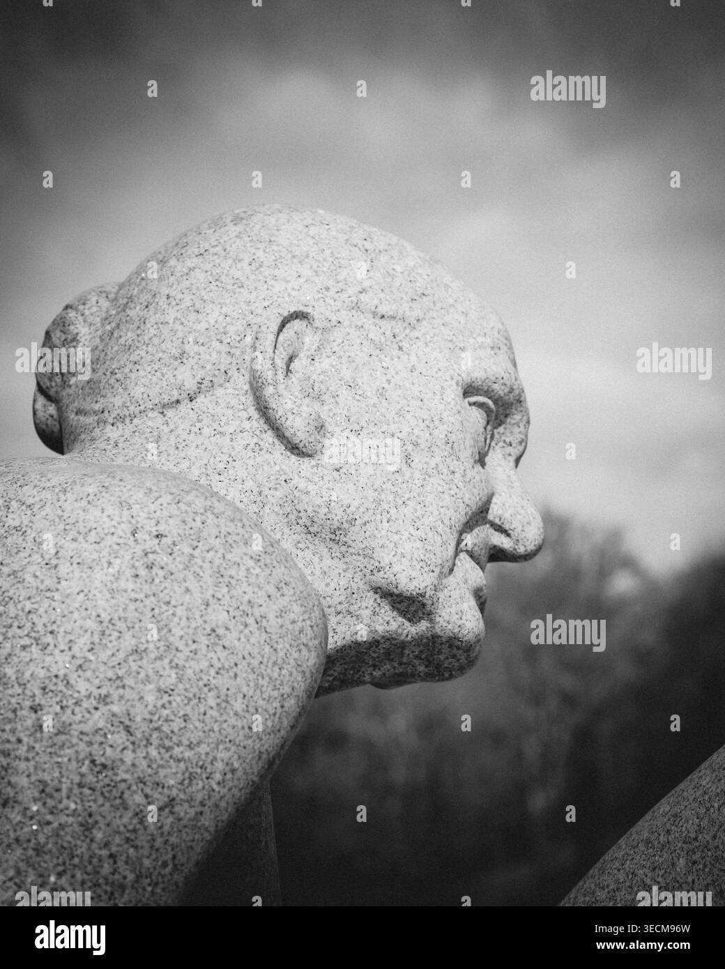 6 aprile 2026, Oslo Norvegia. Forme umane senza diritto d'autore in pietra - Vigeland Sculpture Park, di Gustav Vigeland. Foto Stock