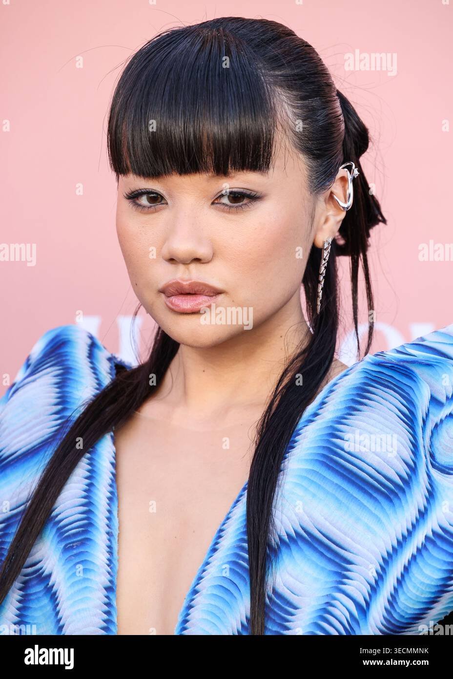 HOLLYWOOD, LOS ANGELES, CALIFORNIA, Stati Uniti d'America - APRILE 29: Rei ami indossa Iris Van Herpen SS19 Couture arriva alla Billboard Women in Music del 2026 tenutasi all'Hollywood Palladium il 29 aprile 2026 a Hollywood, Los Angeles, California, Stati Uniti. (Foto di Xavier Collin/Image Press Agency) Foto Stock