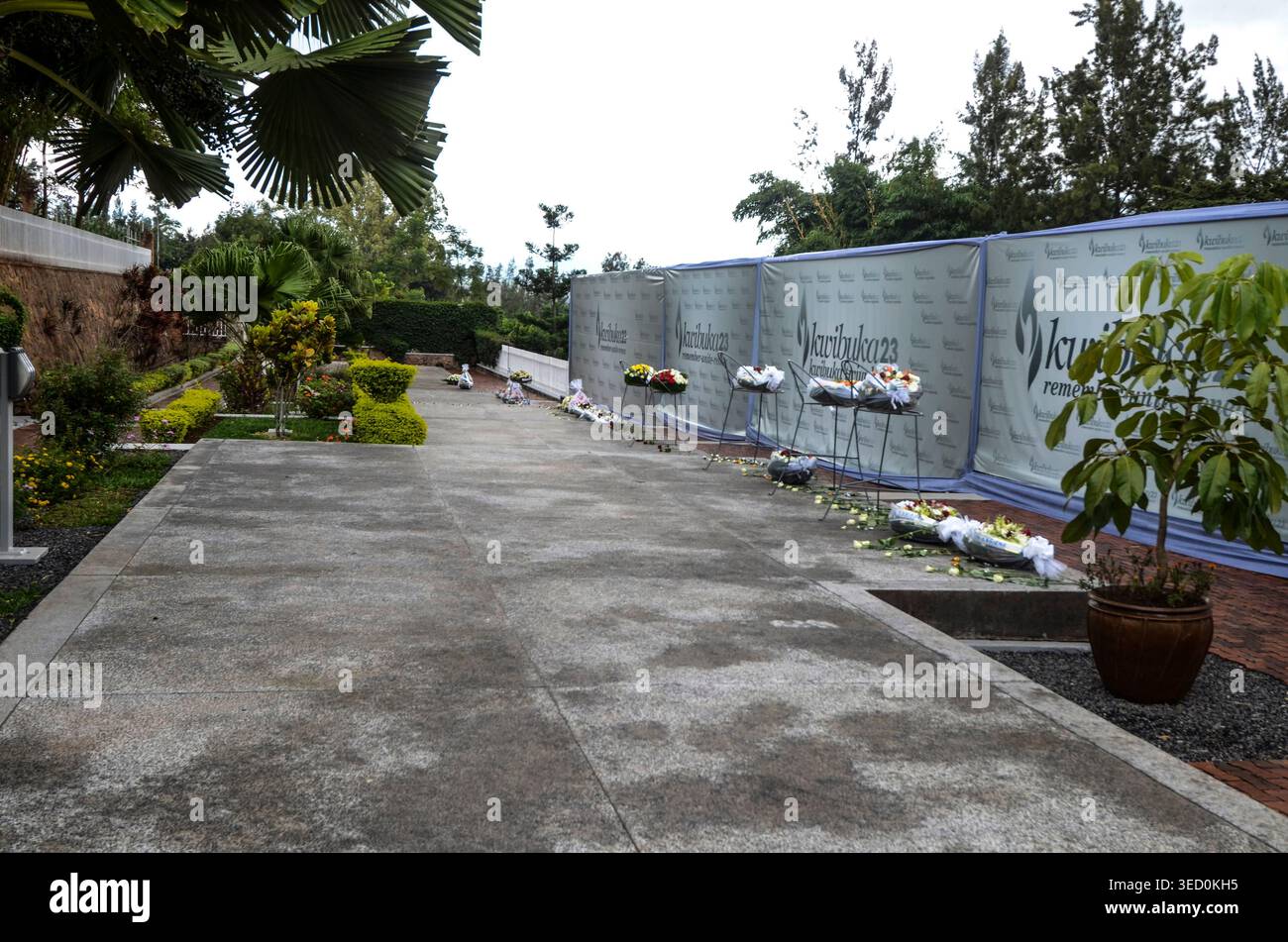 Kigali, Ruanda - 1° maggio 2017. Tombe comuni all'interno di oltre 250, 000 vittime deposte al Kigali Genocide Memorial Foto Stock
