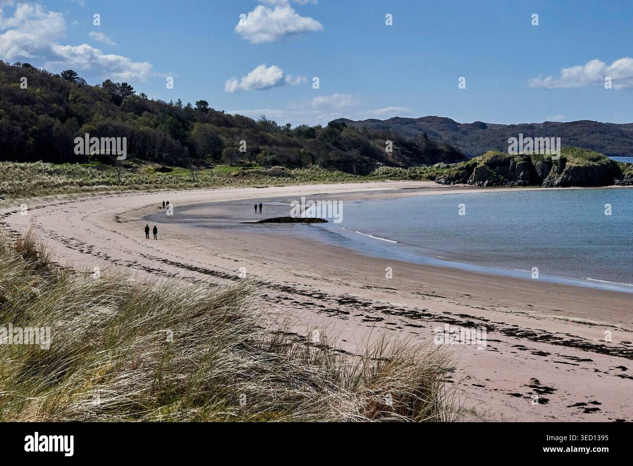 La splendida spiaggia di Sandy a Gairloch, Highlands nord-occidentali della Scozia, Regno Unito Foto Stock