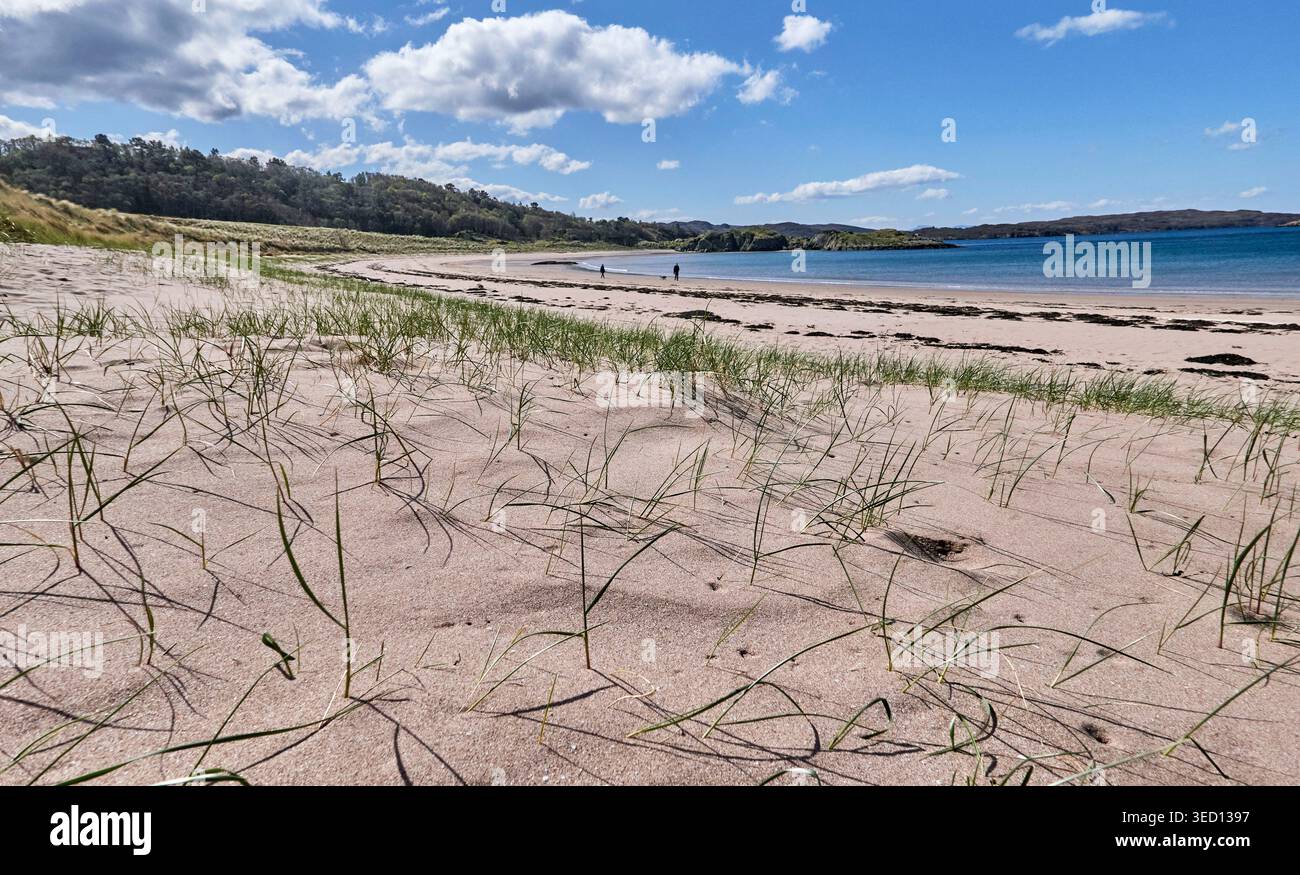 La splendida spiaggia di Sandy a Gairloch, Highlands nord-occidentali della Scozia, Regno Unito Foto Stock