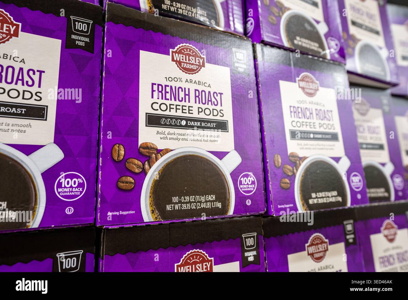 Wesley Farms French Roast Coffee Pods Box su scaffale presso il BJS Wholesale Club Store Foto Stock
