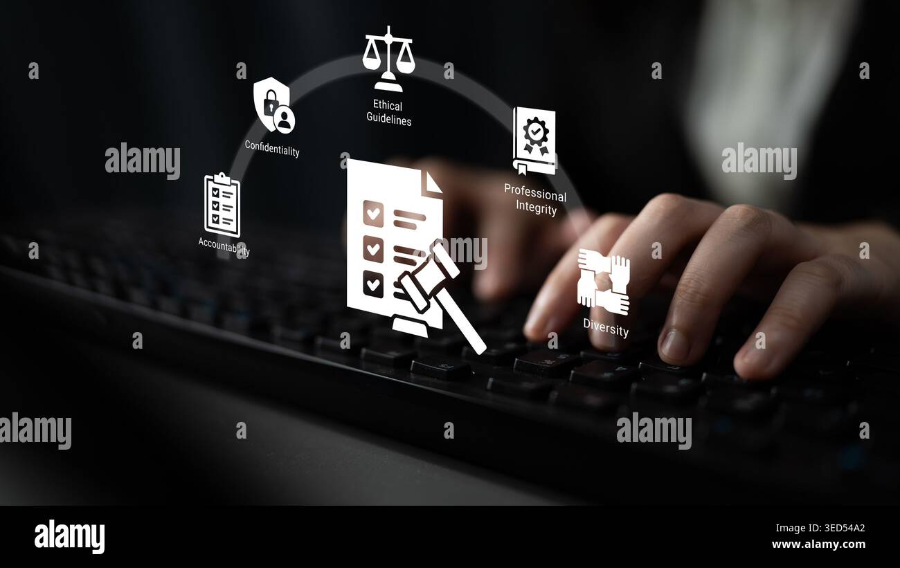 Una vista ravvicinata della digitazione manuale su una tastiera con una sovrapposizione di icone che simboleggiano etica, integrità e diversità, evidenziando i professionisti chiave Foto Stock