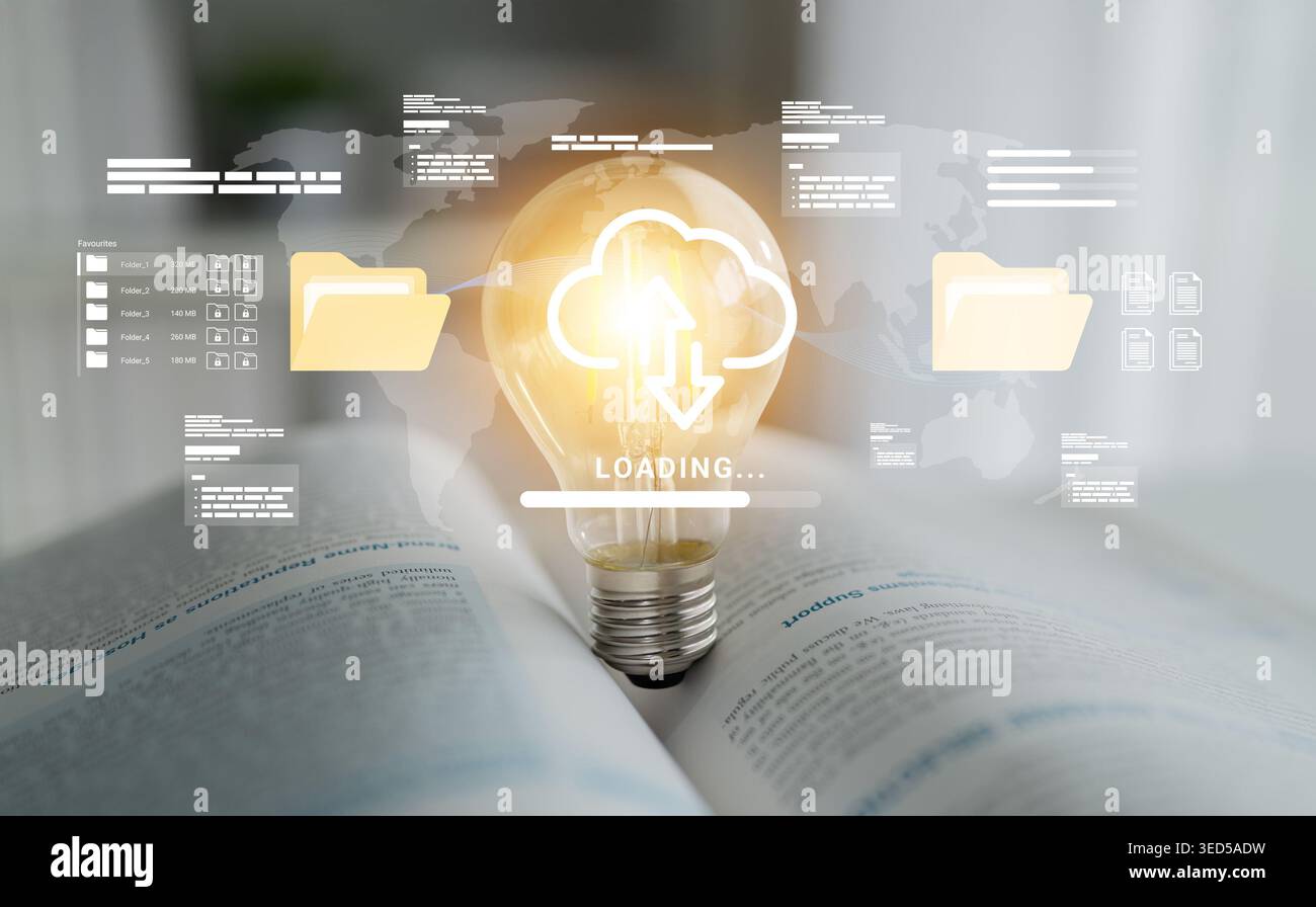 Una rappresentazione creativa di una lampadina a incandescenza che simboleggia idee e innovazione sopra le pagine di libri aperti, che mostra la tecnologia cloud e il digitale Foto Stock