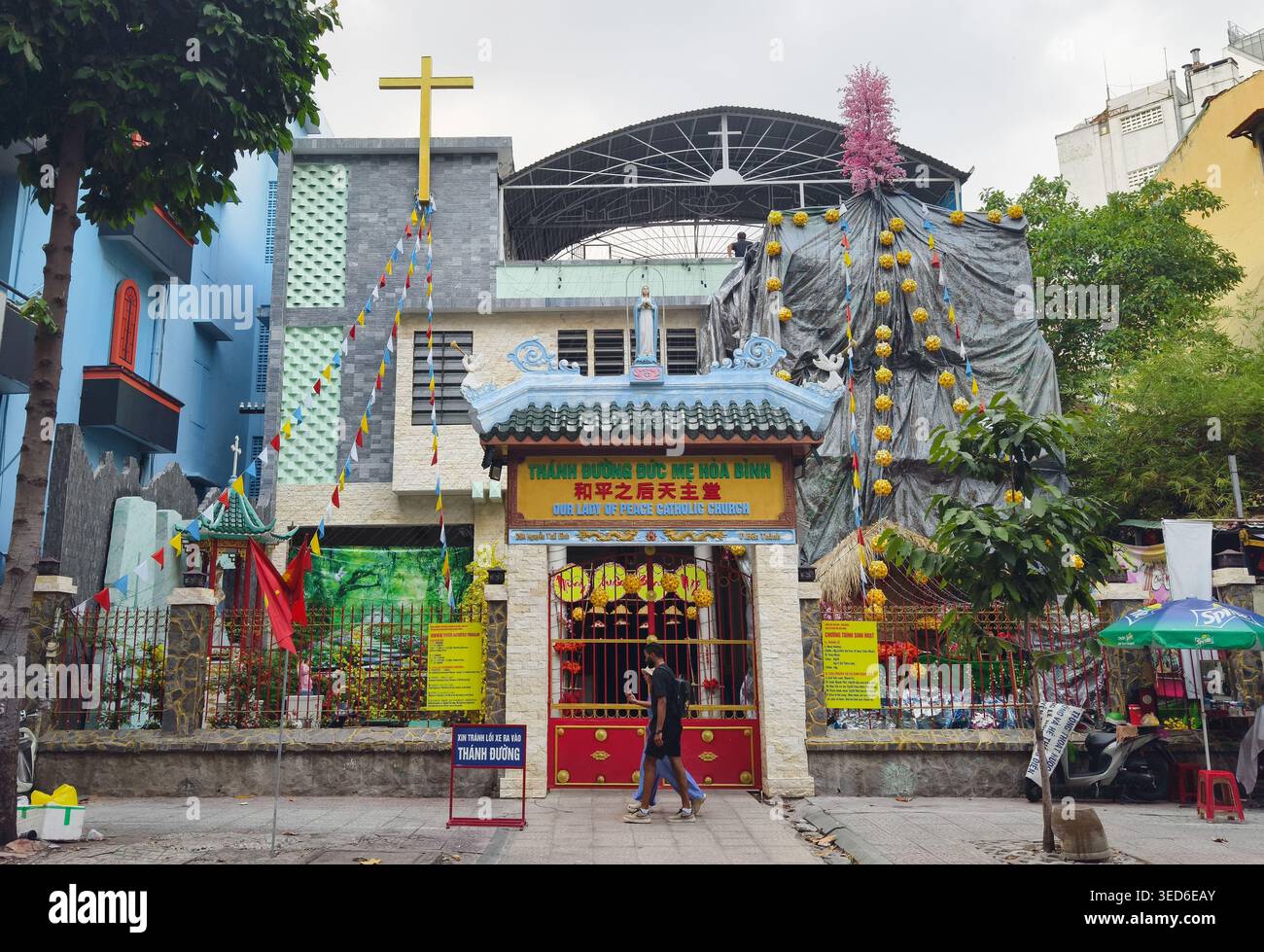 Chiesa cattolica di nostra Signora del pezzo, Distretto 1, ho chi Minh, Vietnam Foto Stock