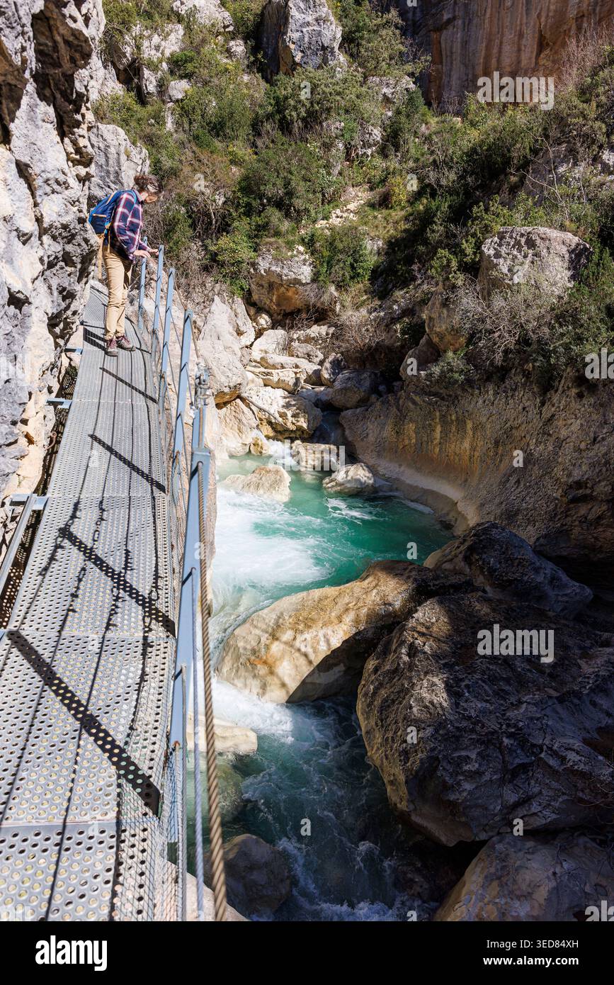 Spagna, Aragona, Alquezar, uno dei più bei villaggi spagnoli, Sierra e canyon del parco naturale di Guara, sentiero a piedi dei Pasarelas de Alquezar Foto Stock
