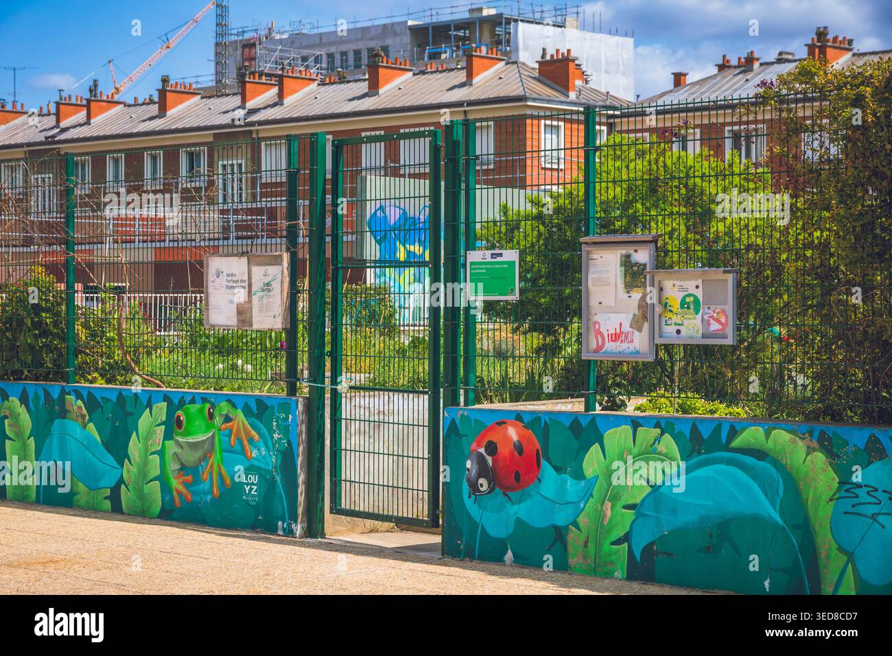 Francia, Ile-de-France, Parigi, 13° arrondissement, Chinatown, la lastra delle Olimpiadi, il giardino condiviso Foto Stock