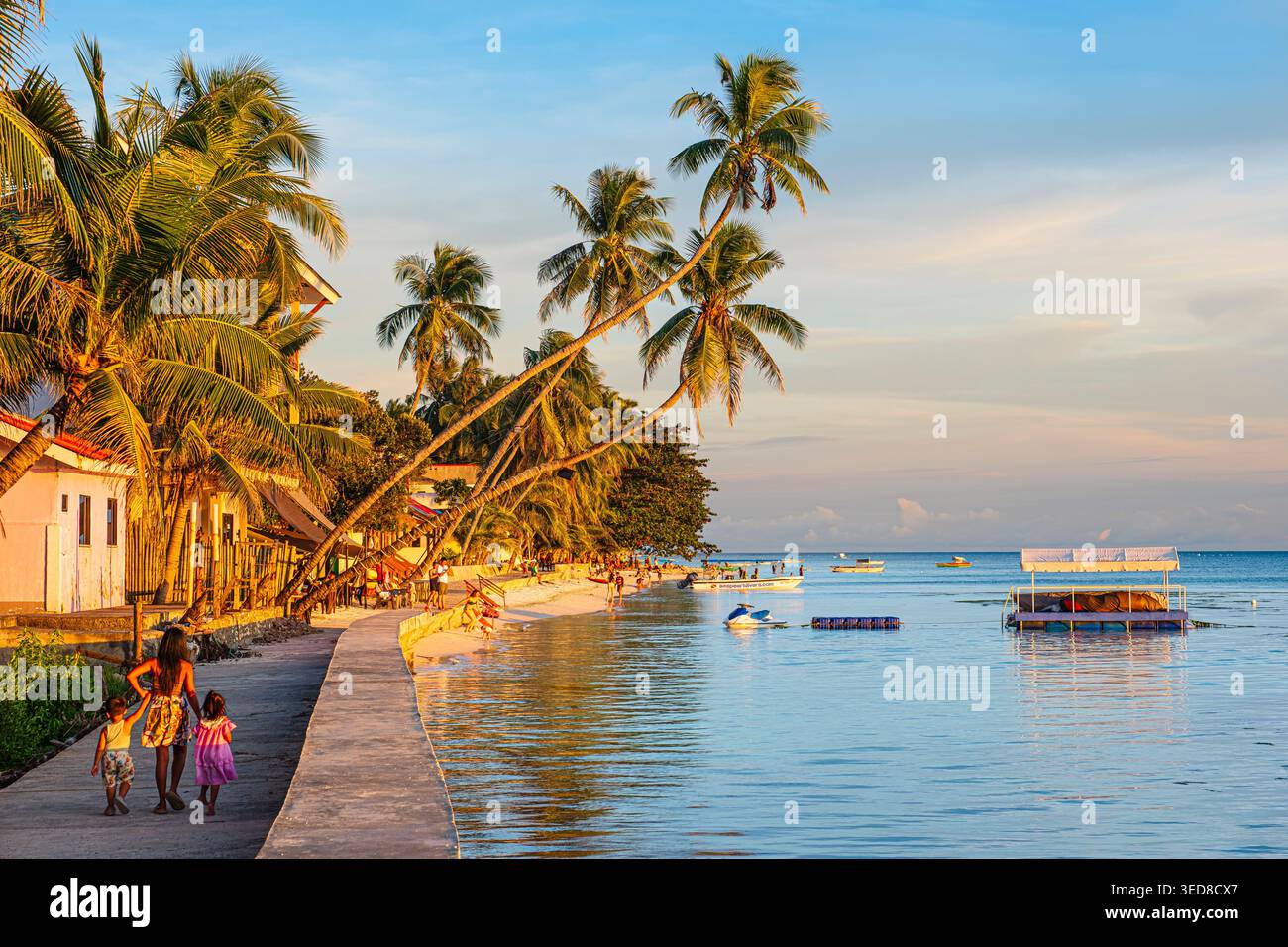 Filippine, regione centrale di Visayas, provincia di Siquijor, isola di Siquijor, spiaggia di San Juan Foto Stock