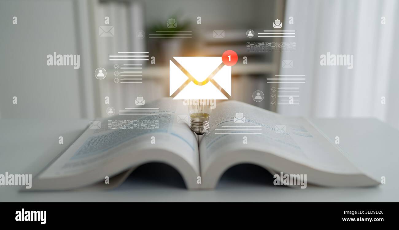 Un libro aperto con un'icona luminosa e-mail simboleggia la fusione dell'apprendimento tradizionale con la comunicazione digitale, evidenziando la condivisione delle conoscenze moderne Foto Stock