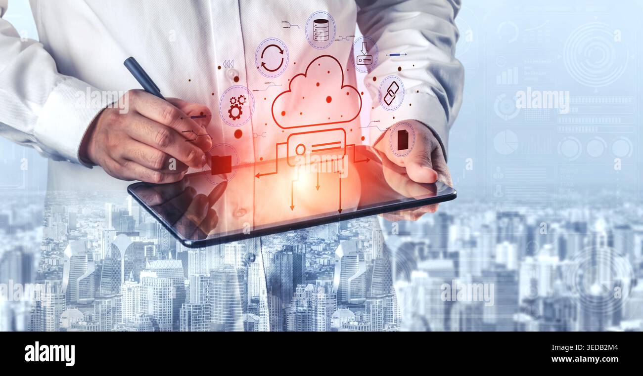 Un ecosistema di servizi di archiviazione cloud e sincronizzazione dei dati. Un concetto di cloud computing per l'archiviazione, il backup e la condivisione di file su più dispositivi. Motivo Foto Stock