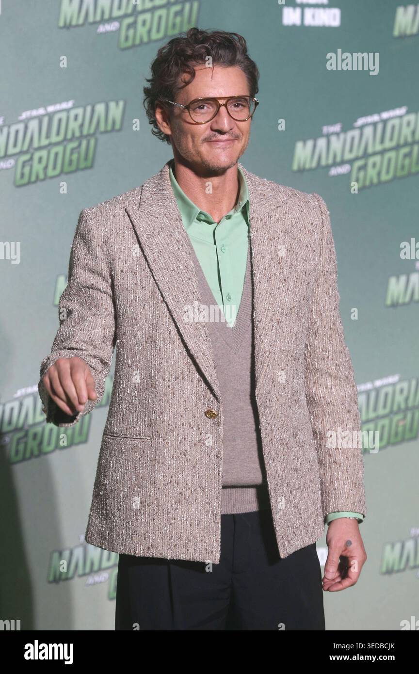 Pedro Pascal Beim fan Event Star Wars: The Mandalorian e Grogu im UCI Luxe East Side Gallery auf dem Uber Platz. Berlino, 04.05.2026 *** Pedro Pascal all'evento dei fan Star Wars The Mandalorian e Grogu presso la UCI Luxe East Side Gallery di Uber Platz Berlino, 04 05 2026 foto:xD.xHerrickxx/xFuturexImagex mandalorian 6526 Foto Stock