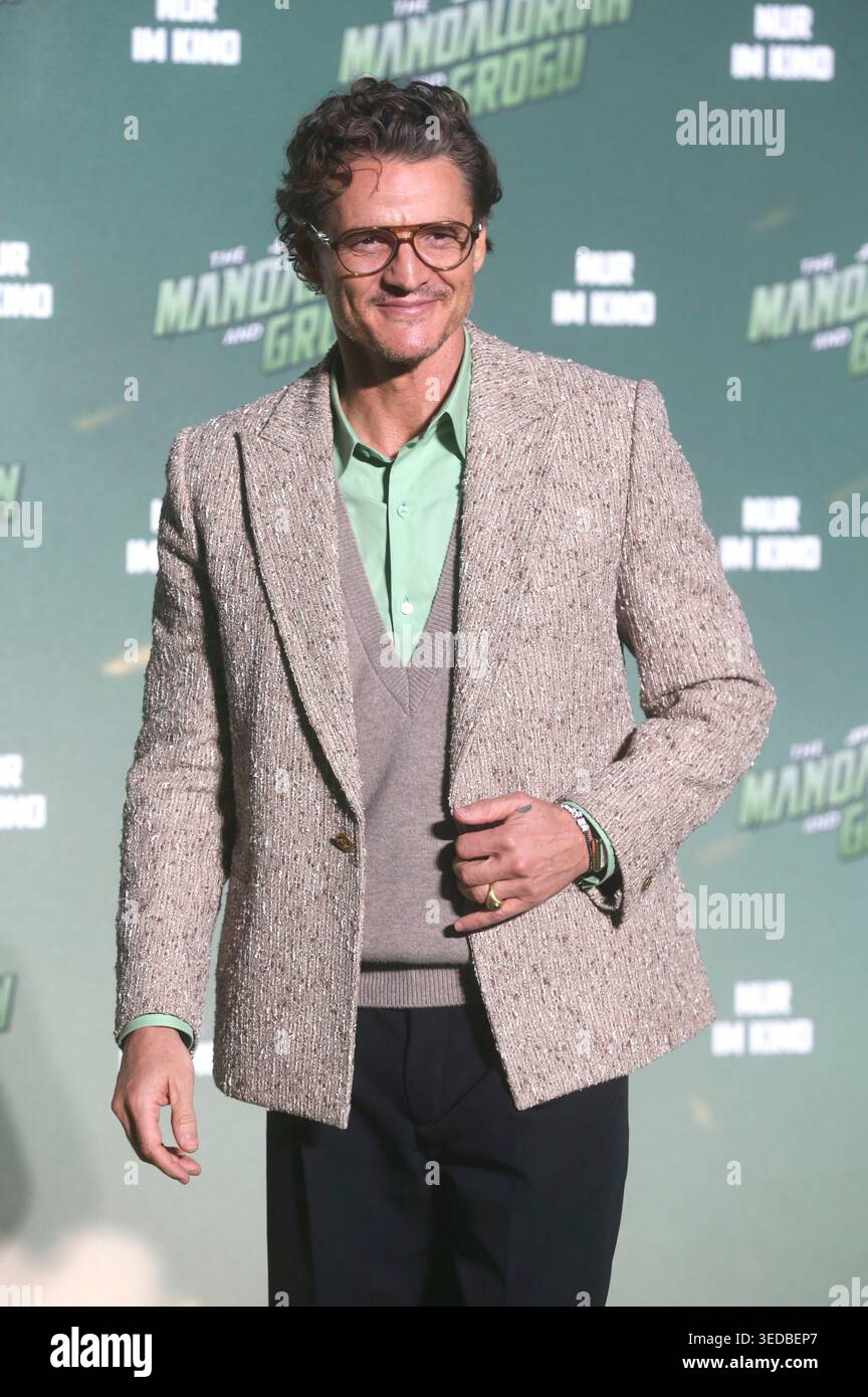 Pedro Pascal Beim fan Event 'Star Wars: The Mandalorian and Grogu' im UCI Luxe East Side Gallery auf dem Uber Platz. Berlino, 04.05.2026 Foto Stock