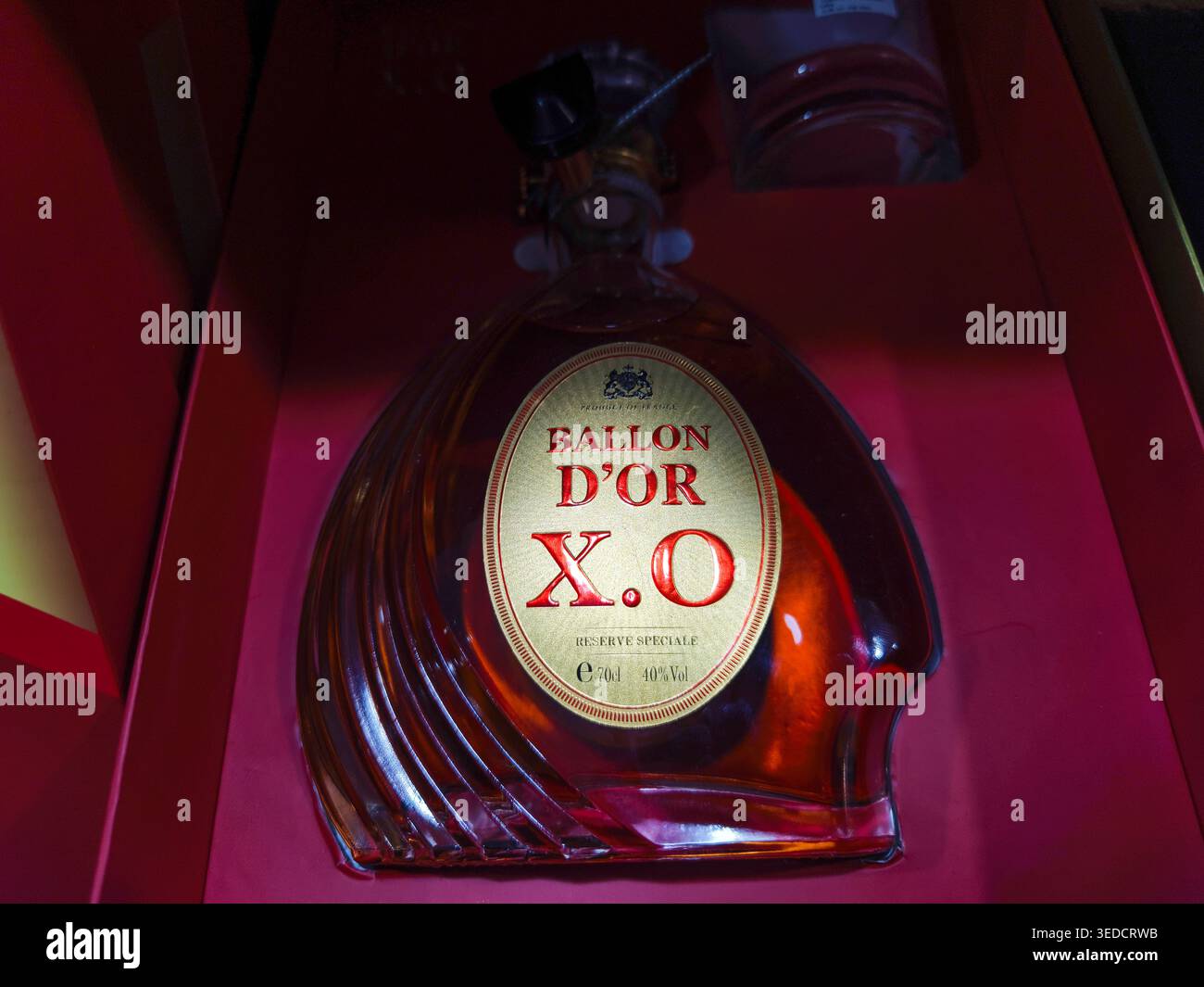 Bottiglia di Ballon d'Or XO, un brandy francese. Foto Stock