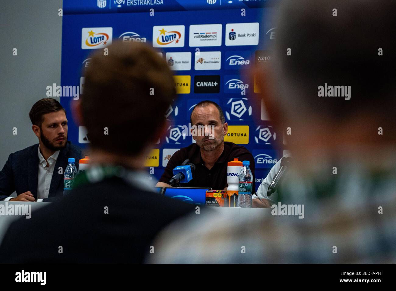 Allenatore od Radomiak Bruno Baltazar visto durante la conferenza stampa visto durante PKO BP Ekstraklasa - partita 31 stagione 25/26 partita tra le squadre di Radomiak Foto Stock