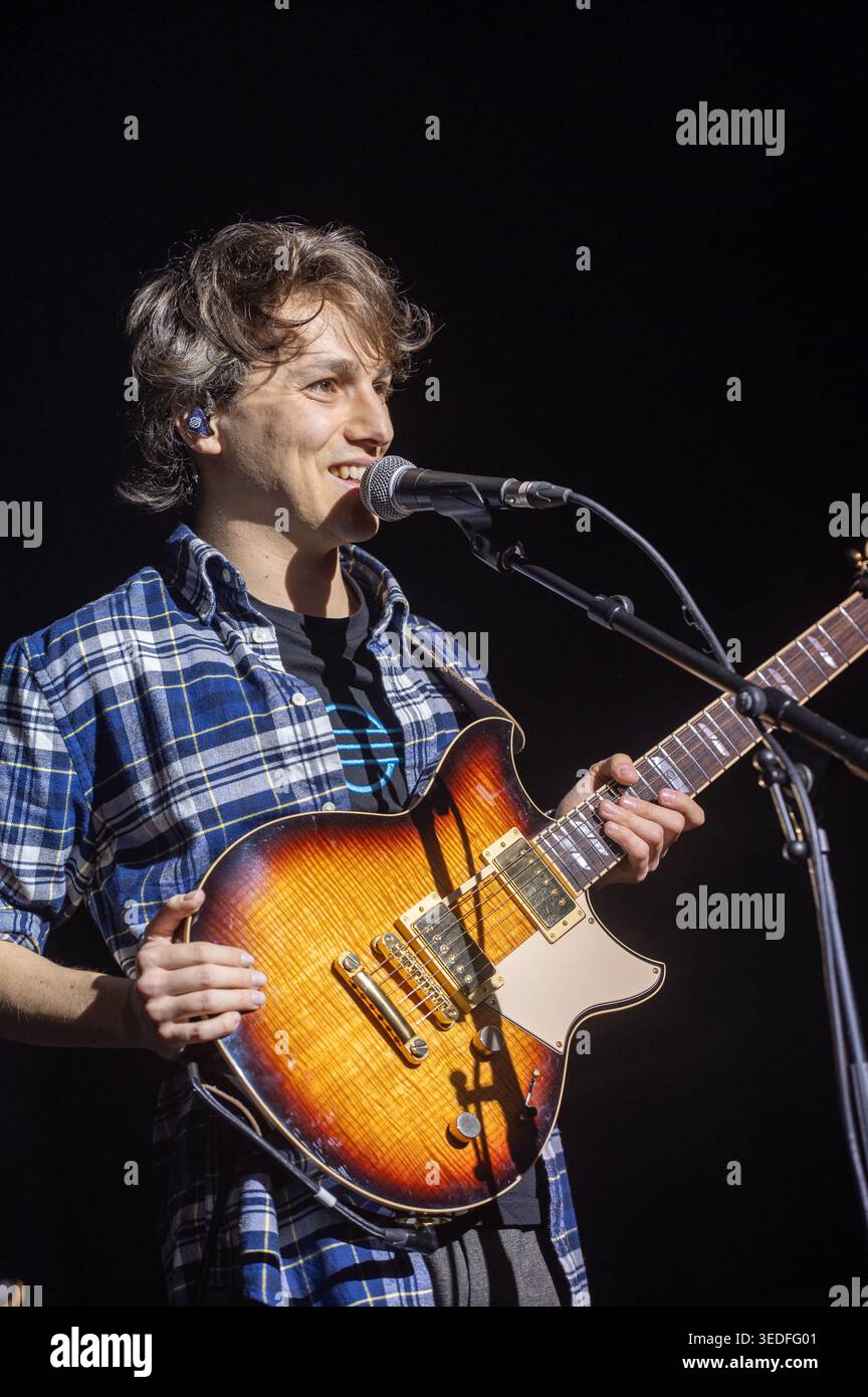 17 aprile 2026: Matteo Mancuso si esibisce all'Alcatraz di Milano Foto Stock
