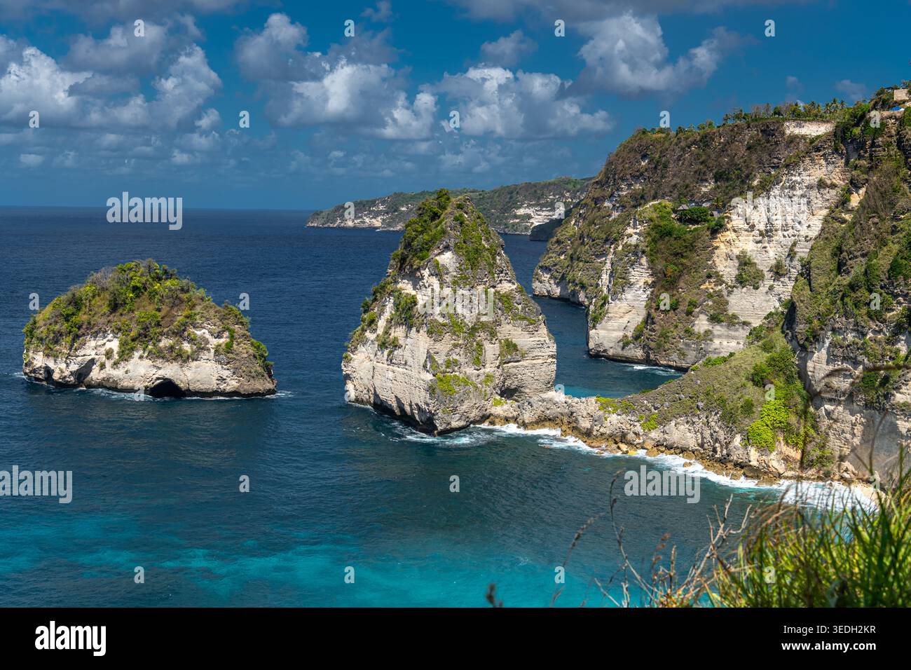 Splendida vista del diamante spiaggia bagnata da un mare turchese durante una bellissima alba. Spiaggia di diamante è un incontaminato, sabbia bianca e setosa wate blu Foto Stock