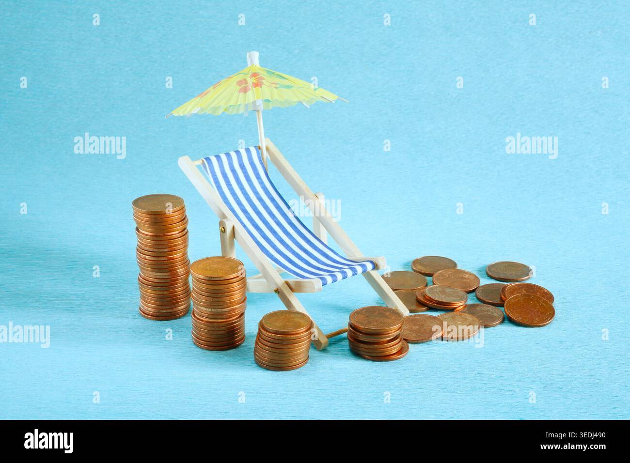 vacanze estive costose e prezzi in aumento per vacanze, viaggi e affitto di vacanze, poliziotto gratuito Foto Stock