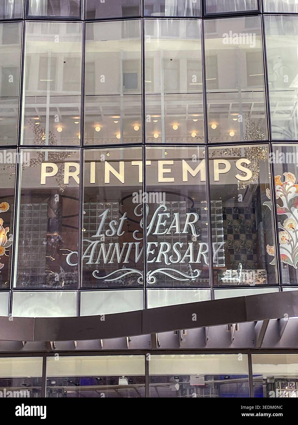 Printemps New York è un lussuoso grande magazzino francese situato al numero 1 di Wall Street nel quartiere finanziario di Manhattan, New York City, USA 2026 Foto Stock