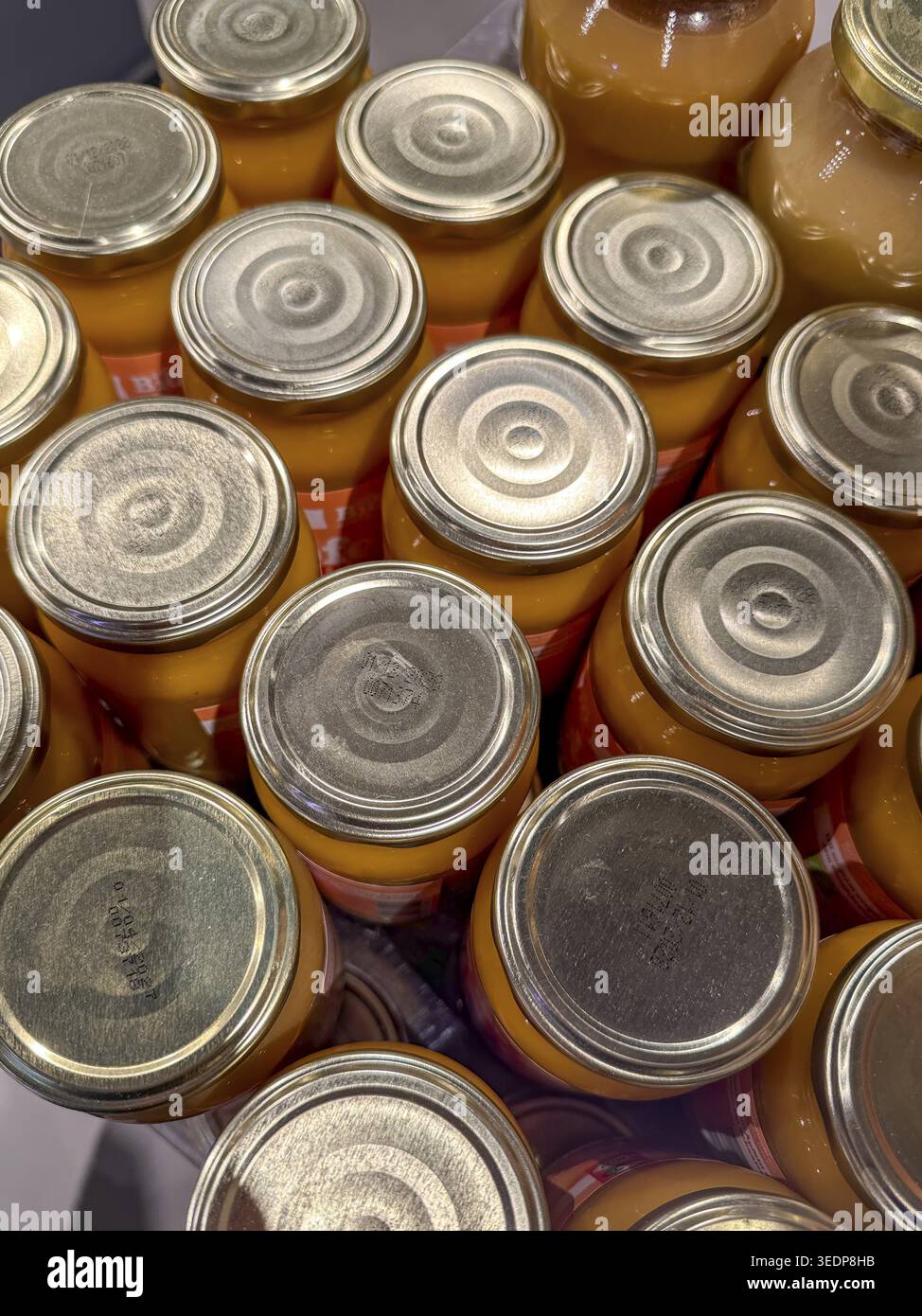 Vaschette per conserve in vetro con coperchio a vite coperchio in metallo con tappo a vite, internazionali Foto Stock