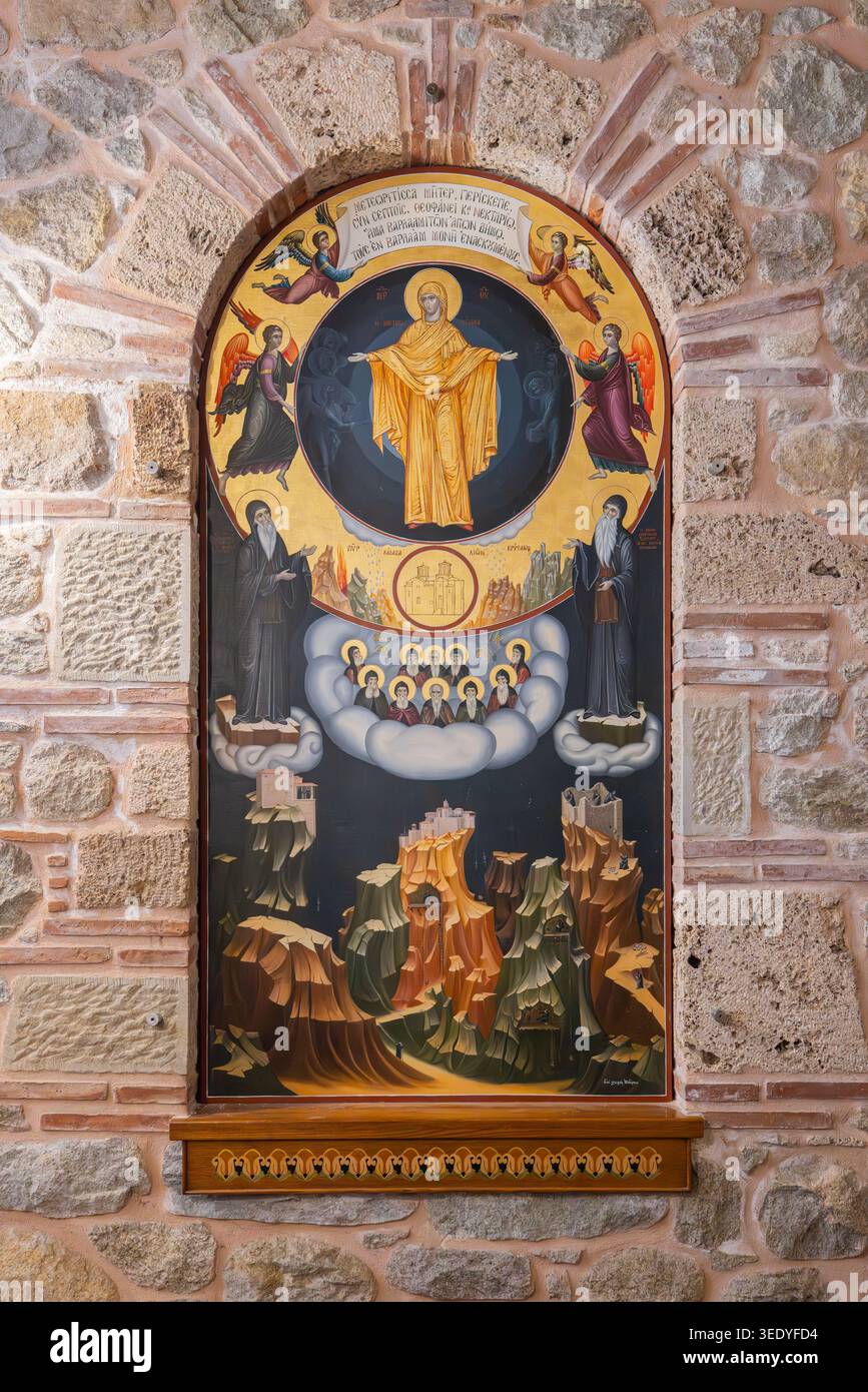Meteora, Kastraki, Tessaglia, Grecia. 31 ottobre 2023. Murale nel monastero di Varlaam sulle formazioni rocciose di Meteora. Foto Stock