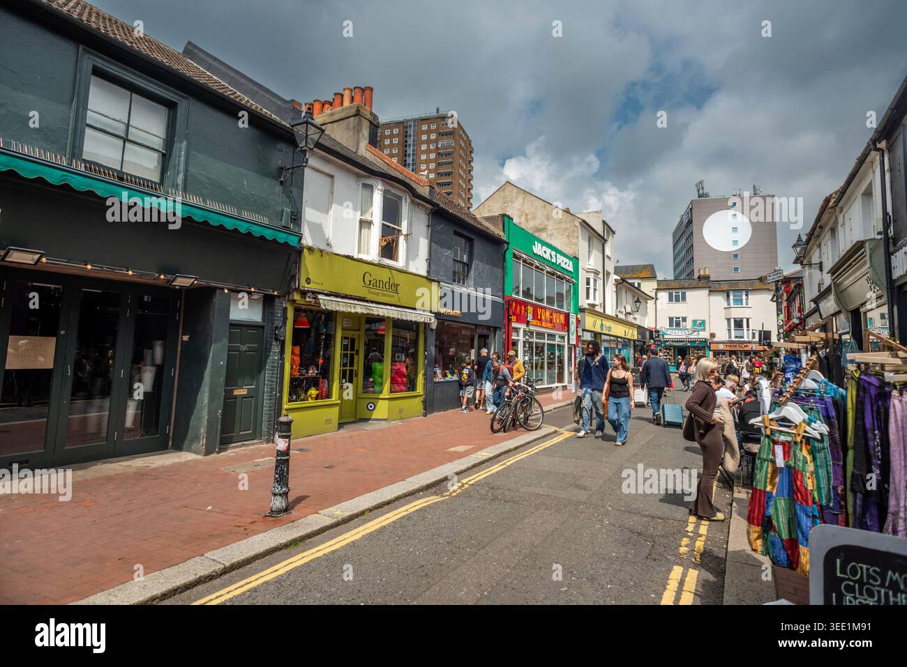 Brighton, 2 maggio 2026: Sydney Street a North Laine Foto Stock