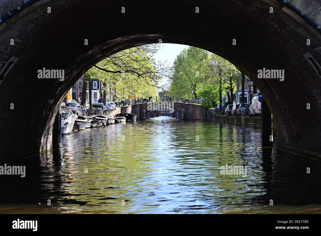 Canali di Amsterdam, Paesi Bassi, 23 aprile 2026. (CTK Photo/Vaclav Salek) Foto Stock