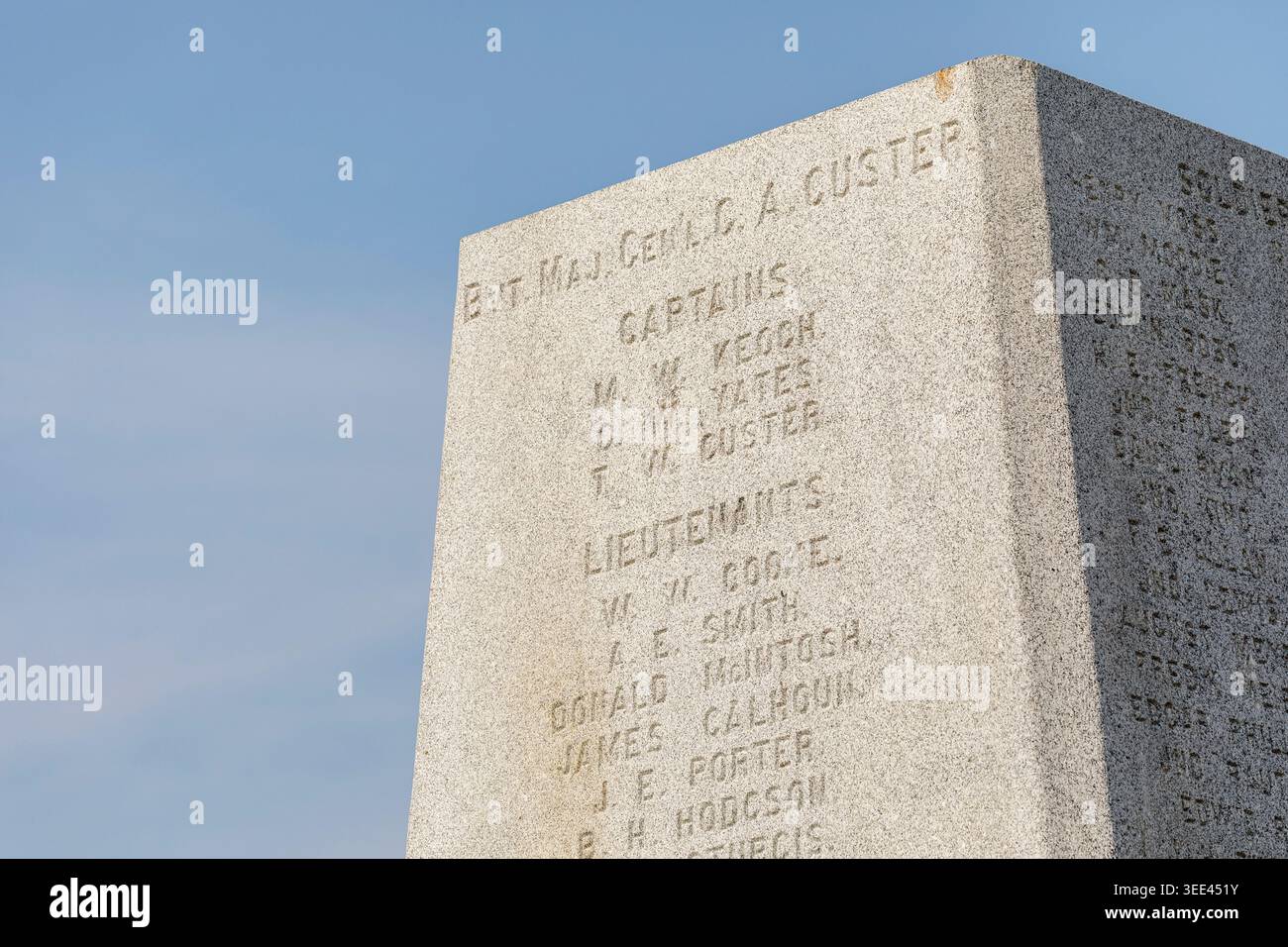 Il nome di Custer sul memoriale, Little Bighorn Battlefield National Monument, Hardin, Montana, USA Foto Stock