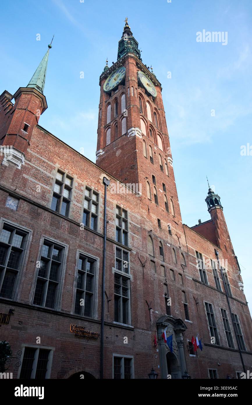 torre dell'orologio del municipio principale in via dluga ratusz glownego miasta danzica polonia Foto Stock