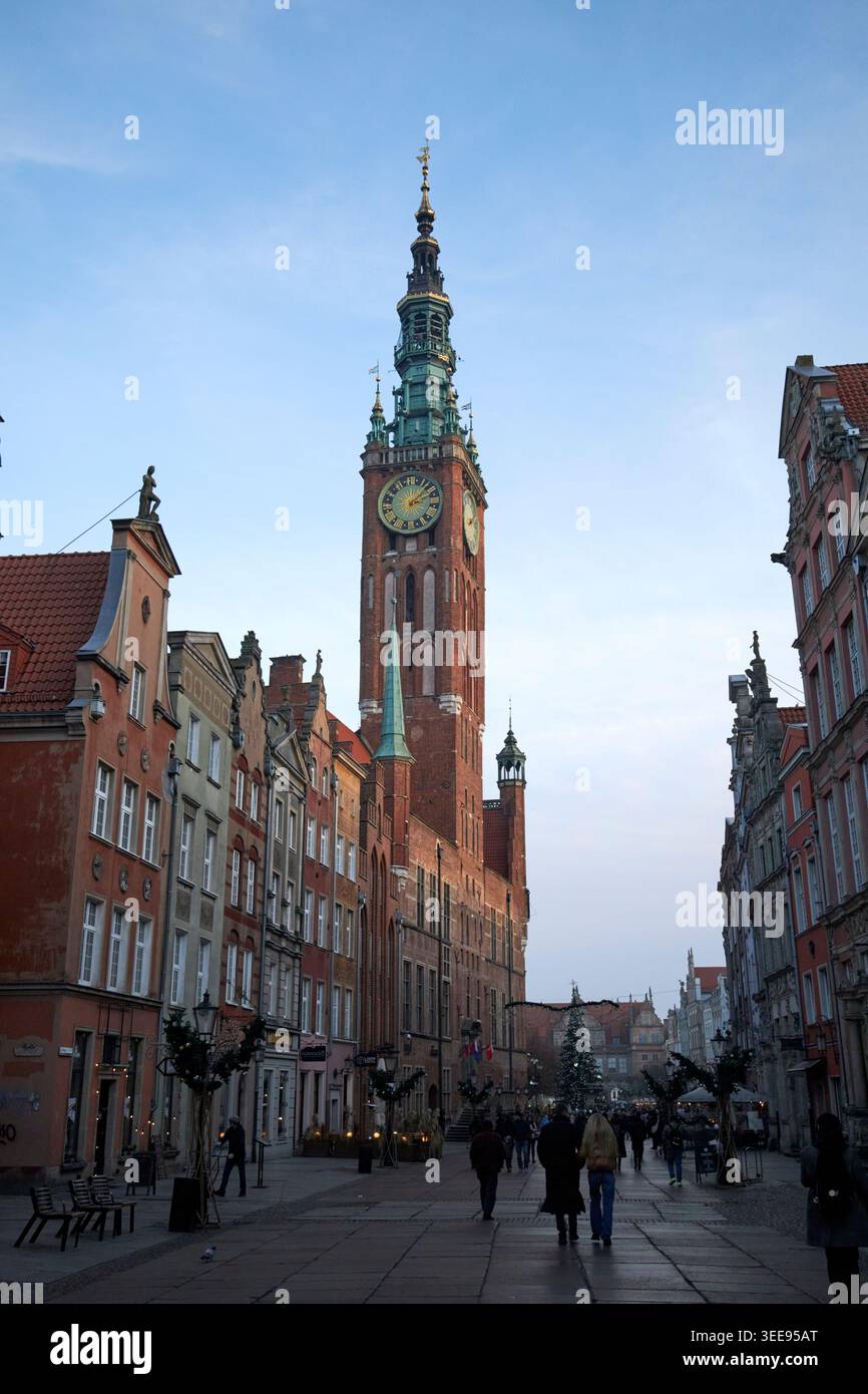 torre dell'orologio del municipio principale in via dluga ratusz glownego miasta danzica polonia Foto Stock