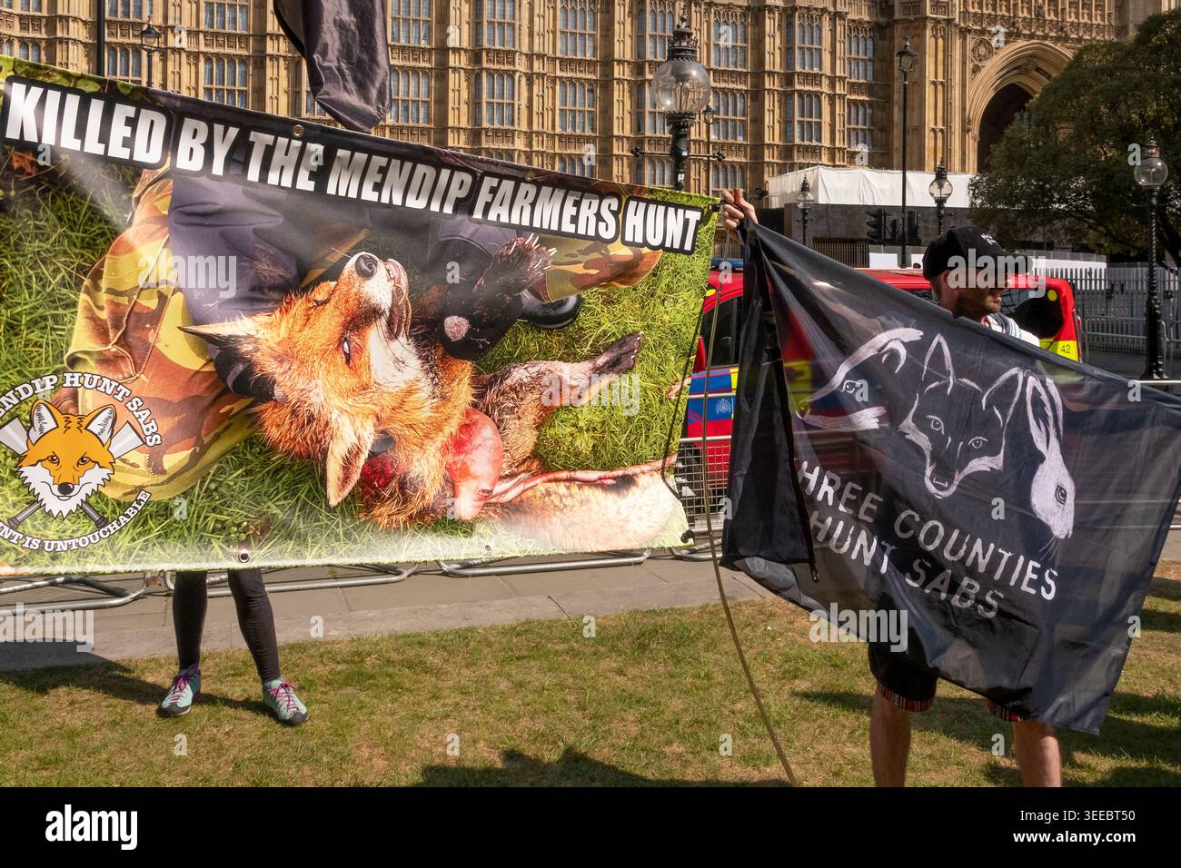 Old Palace Yard, Westminster Londra, Regno Unito, 9 maggio 2026. League Against Cruel Sports Rally contro la caccia alla volpe. Chris Packham, Megan McCubbin e Peter Egan erano presenti e si sono occupati del rally. Crediti: Stephen Bell / Alamy Live News Foto Stock