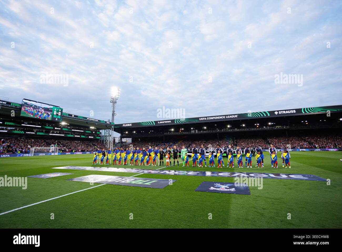 Giocatori di Shakhtar Donetsk e Crystal Palace visti durante UEFA Conference League 25 26 semifinale partita di 2a tappa tra le squadre di Crystal Palace e S Foto Stock